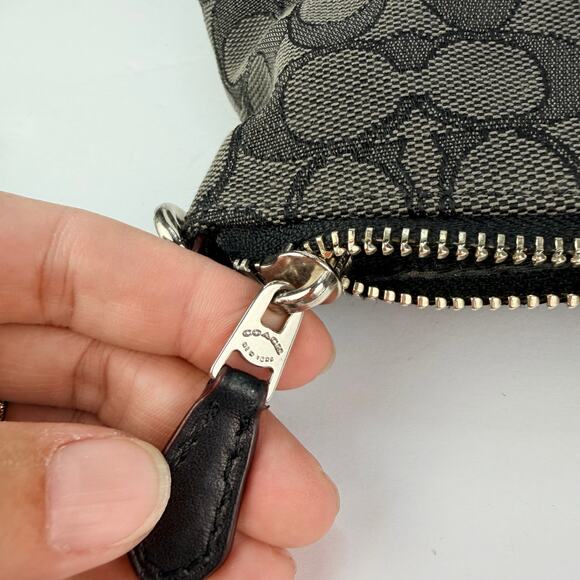 EUC Coach Kelsey Large Zip Signature Canvas Black/Grey Silver Satchel Purse - Picture 5 of 12